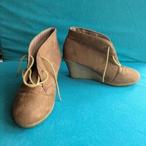 New Look Tan Suede Lace-Up Wedge Booties